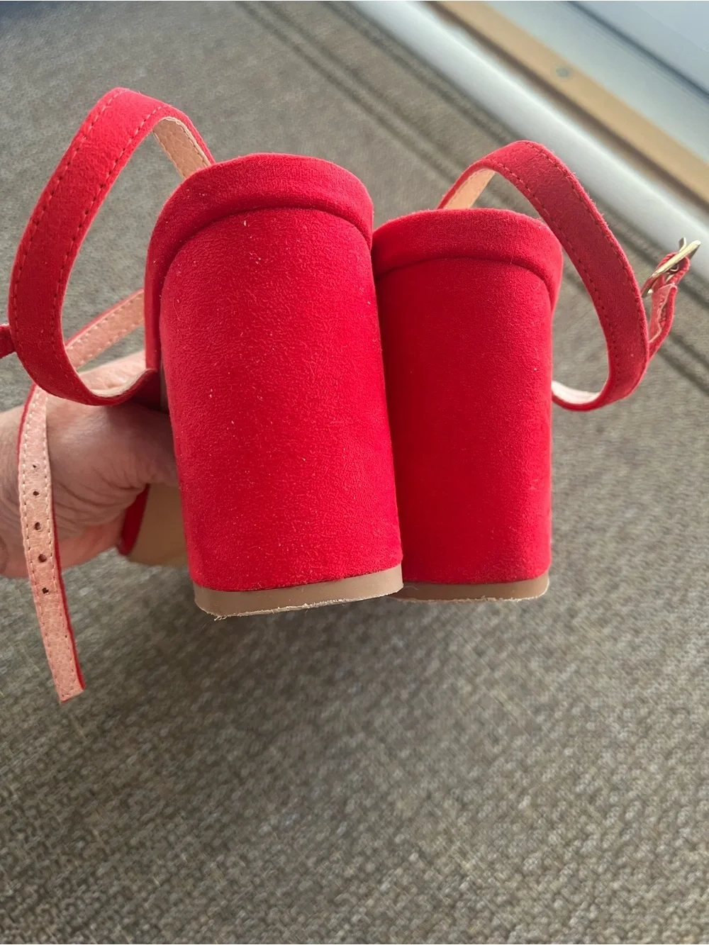 Lulu’s Red Faux Suede Open-Toe Strappy 3 Inch Block Heel Sandal Size 7